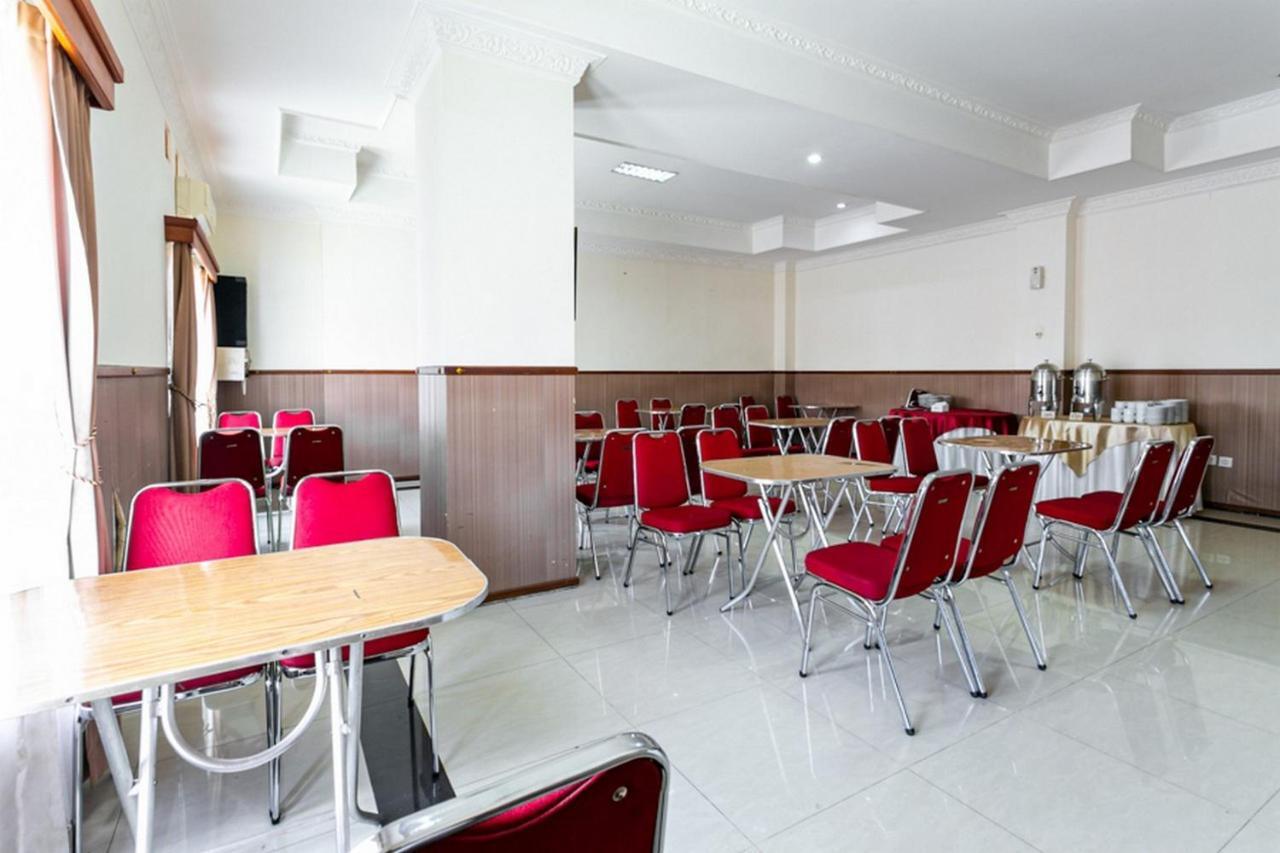 Reddoorz Plus Near Alun Alun Karanganyar Surakarta  Exterior photo